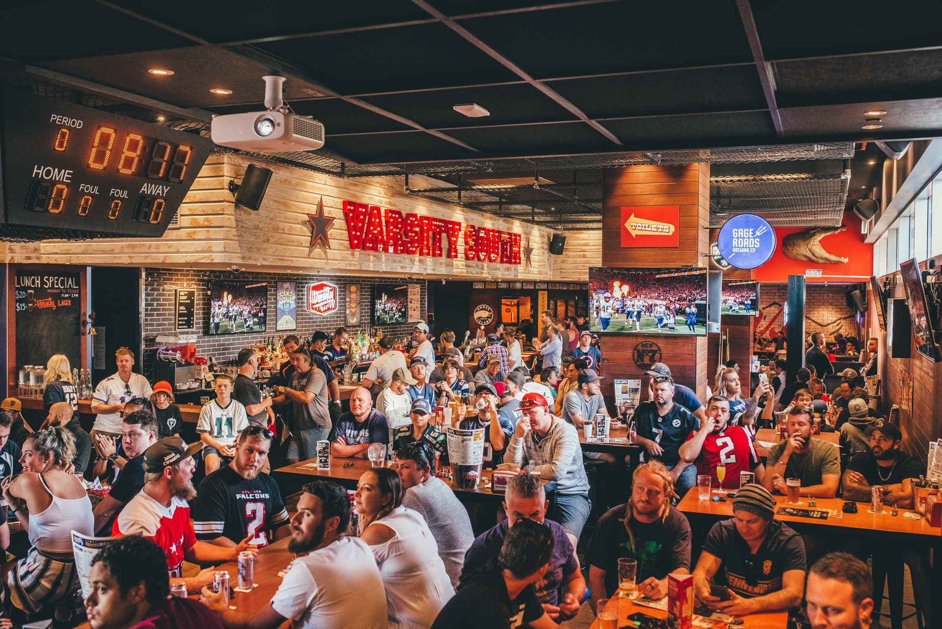 Varsity Install: Sport + Audiovisual = Happy Burger Lovers